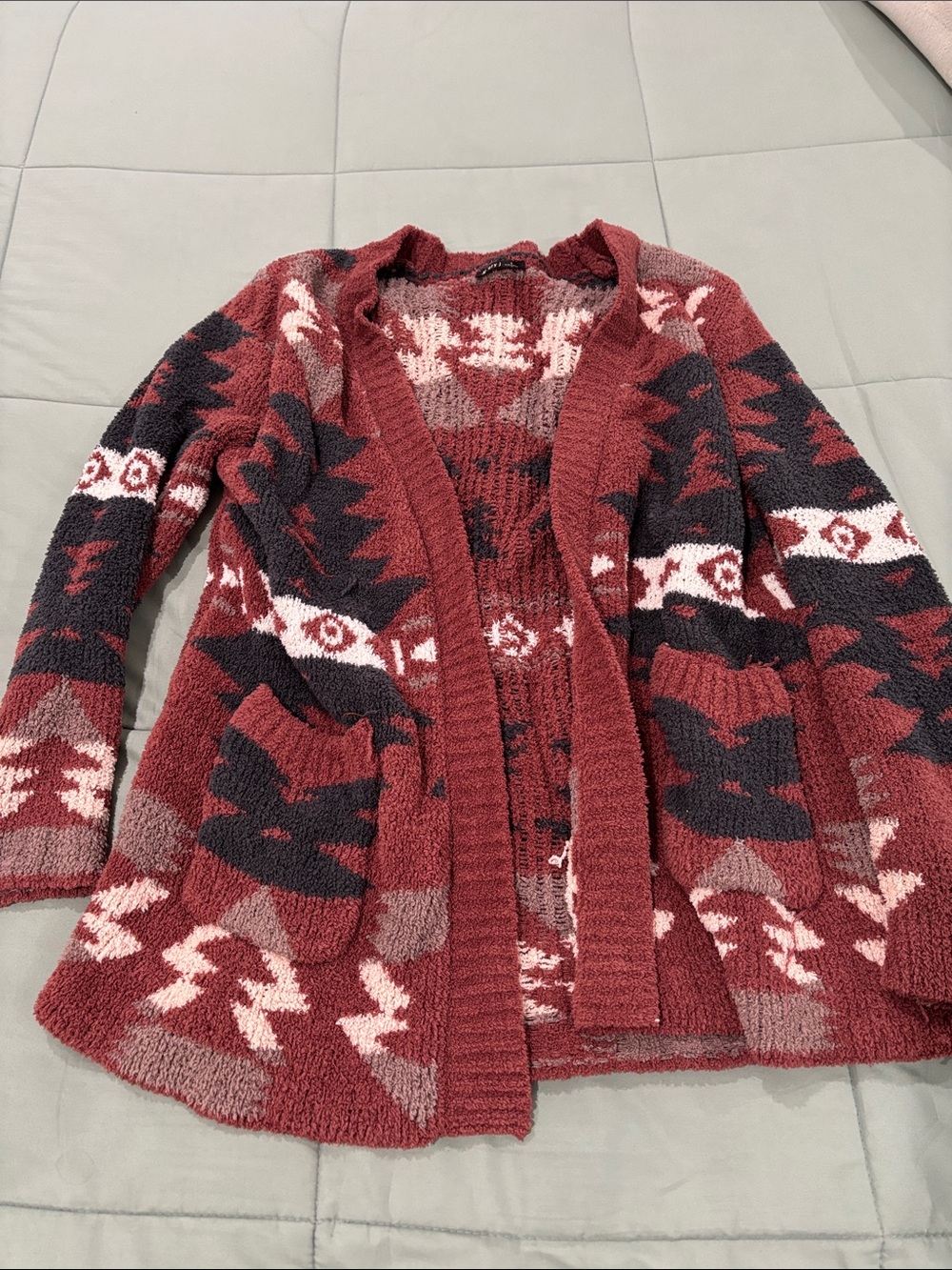 Cozy Western Design Open-Front Women's Sweater Cardigan - Burgundy